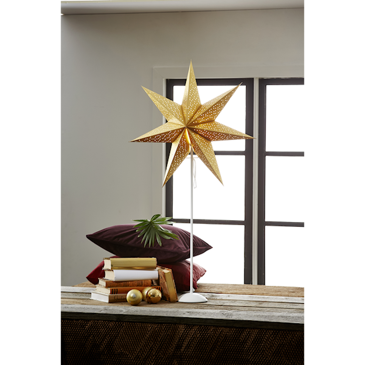 Stjärna på fot Dot guld 90cm hög